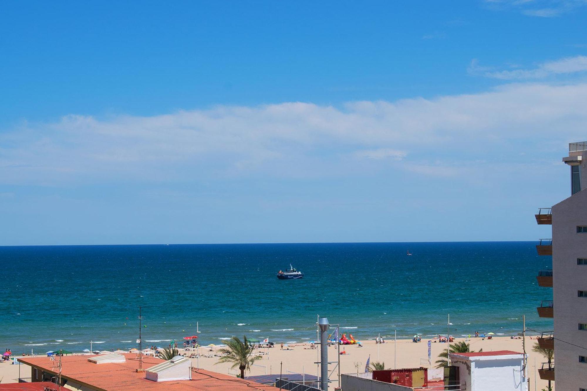 El Tiburon - Piso Con Espectaculares Vistas Al Mar - Solo Para Familias Ideal Para 4 Personas - Aire - Calefaccion - Ganador Award 2025, 2024, 2023, 2022 Apartment Playa de Gandia Exterior photo