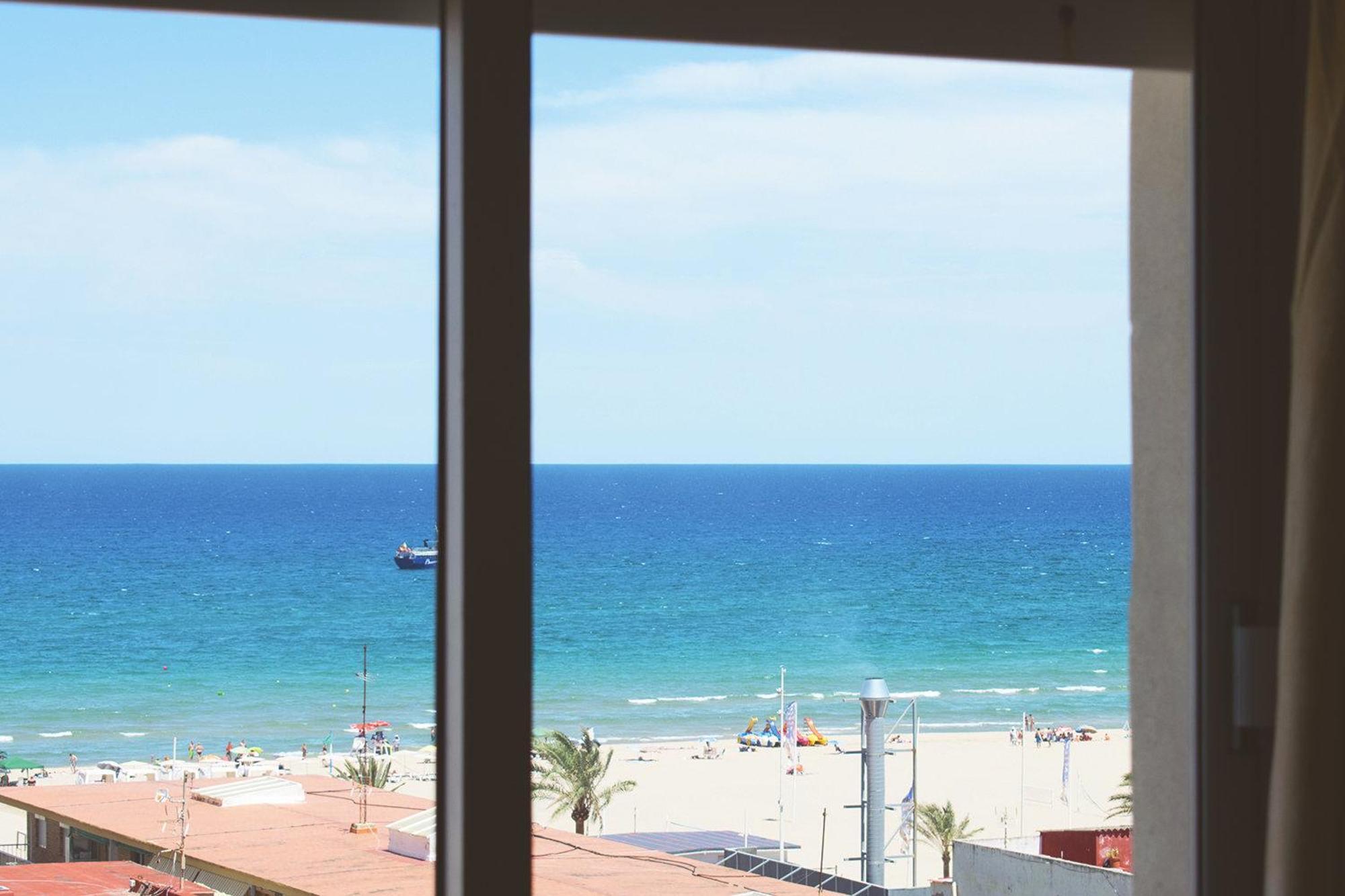 El Tiburon - Piso Con Espectaculares Vistas Al Mar - Solo Para Familias Ideal Para 4 Personas - Aire - Calefaccion - Ganador Award 2025, 2024, 2023, 2022 Playa de Gandia Exterior photo